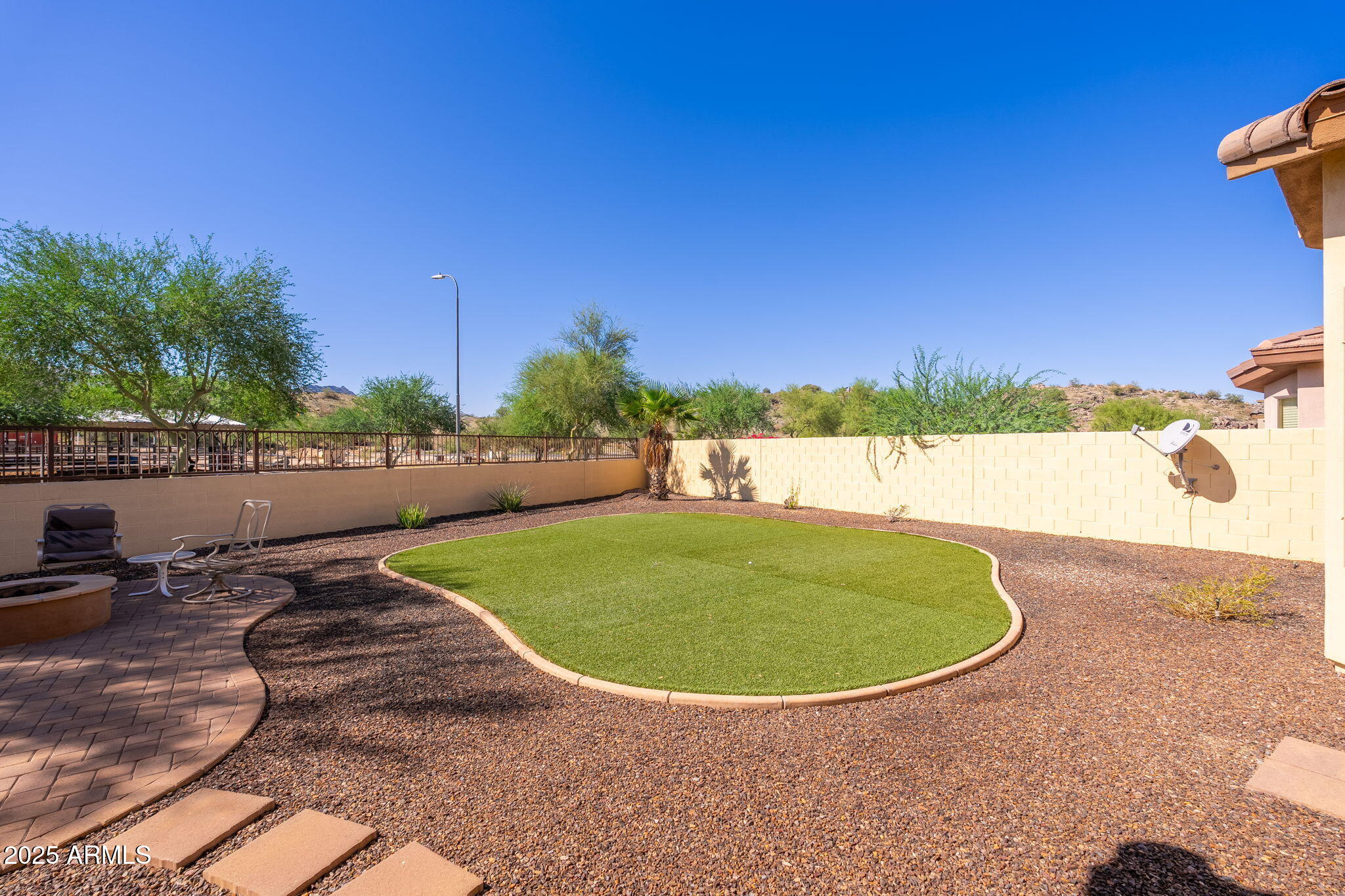 213 East Summerside Road Phoenix, AZ 85042 - Photo 31 of 39 213 E Summerside Rd - 35