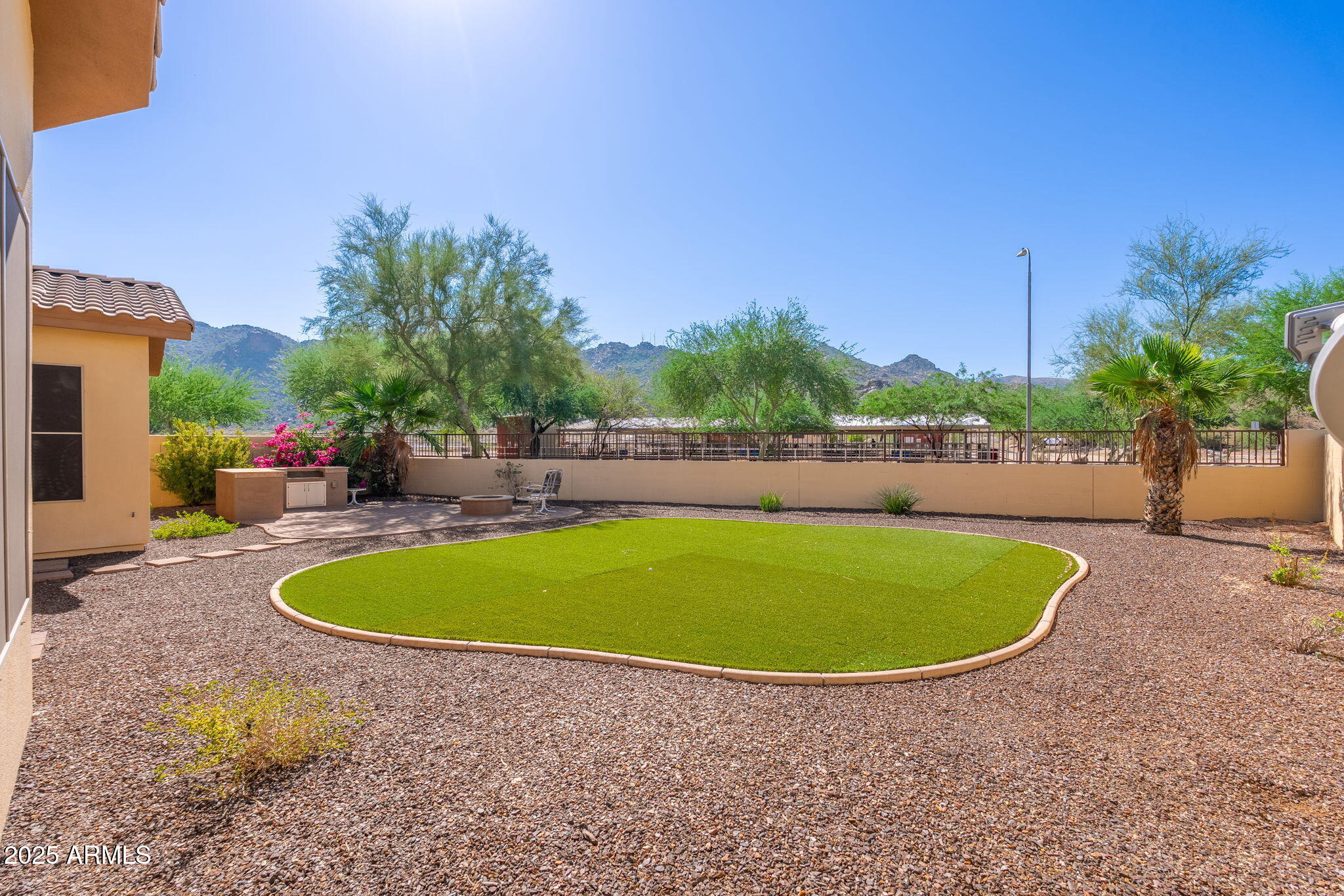 213 East Summerside Road Phoenix, AZ 85042 - Photo 32 of 39 213 E Summerside Rd - 36