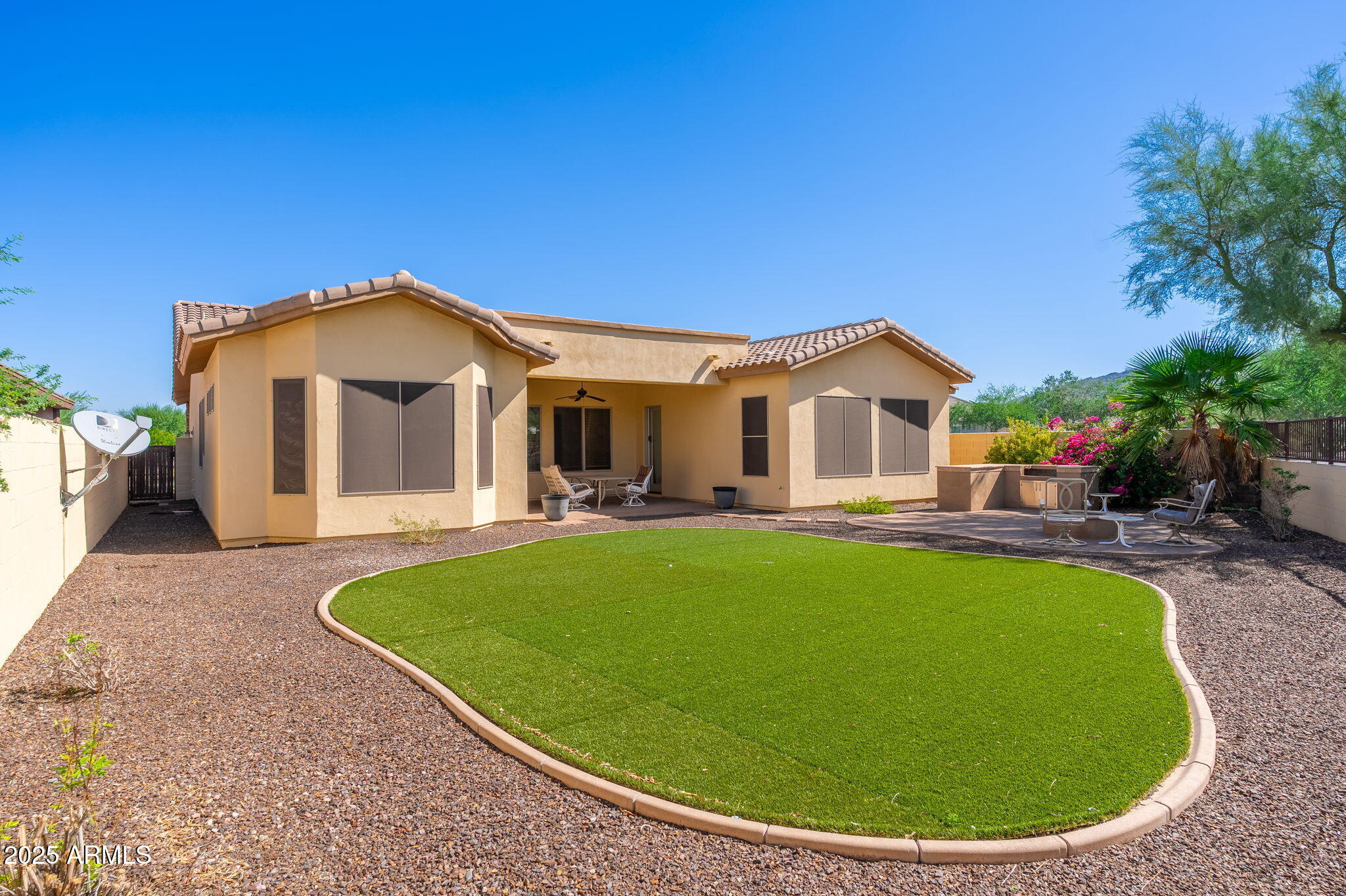 213 East Summerside Road Phoenix, AZ 85042 - Photo 33 of 39 213 E Summerside Rd - 37