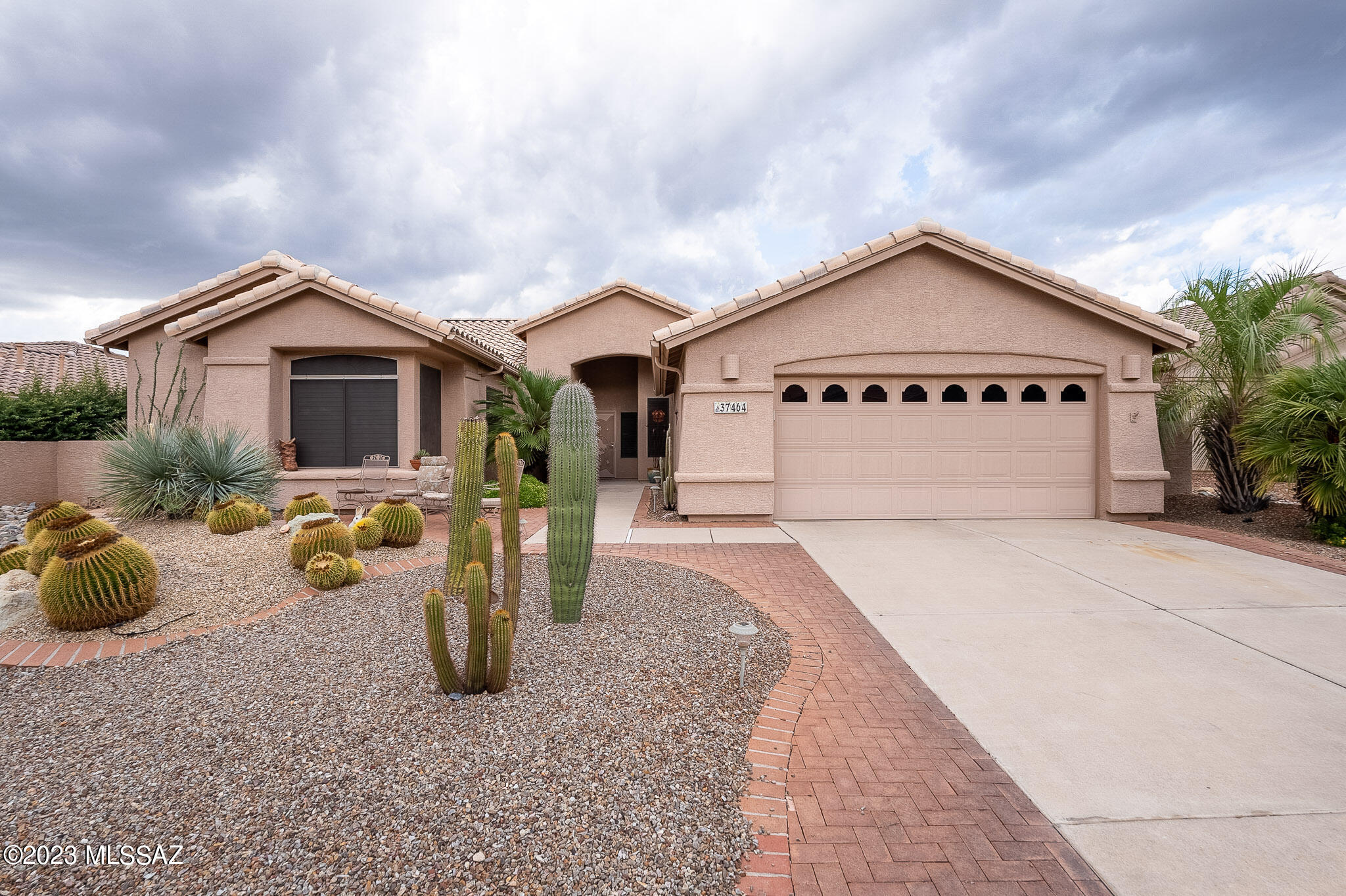 37464 South Ridgeview Boulevard Tucson, AZ 85739 - Photo 3 of 36