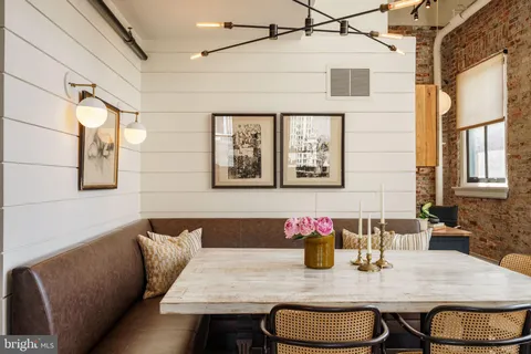 $1,200,000 | 1228 Arch Street, Unit 8E, Philadelphia, PA 19107