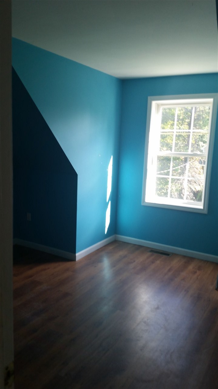 88 Tsienneto Road Derry, NH 03038 - Photo 11 of 14