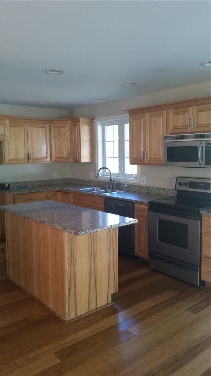 88 Tsienneto Road Derry, NH 03038 - Photo 4 of 14