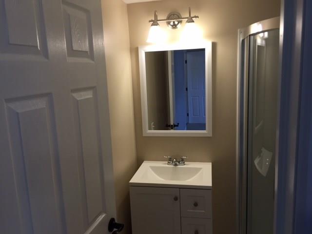 600 State Street Butler, PA 16001 - Photo 12 of 19 Master bathroom