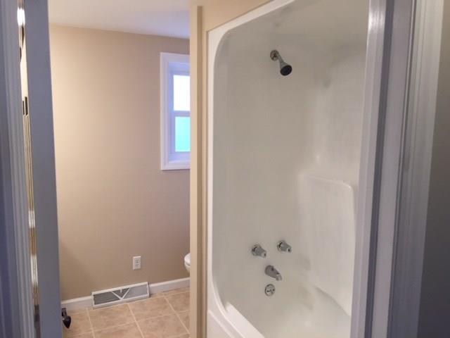 600 State Street Butler, PA 16001 - Photo 17 of 19 Additional Full Bathroom