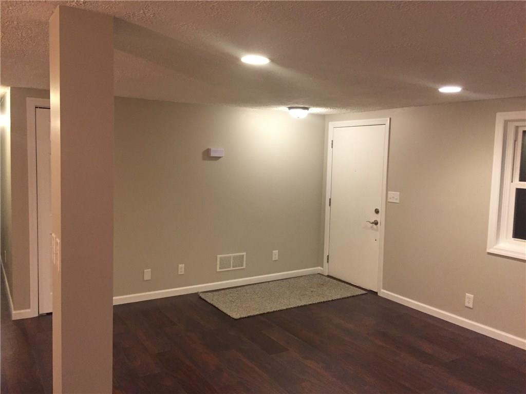 600 State Street Butler, PA 16001 - Photo 5 of 19 Living room