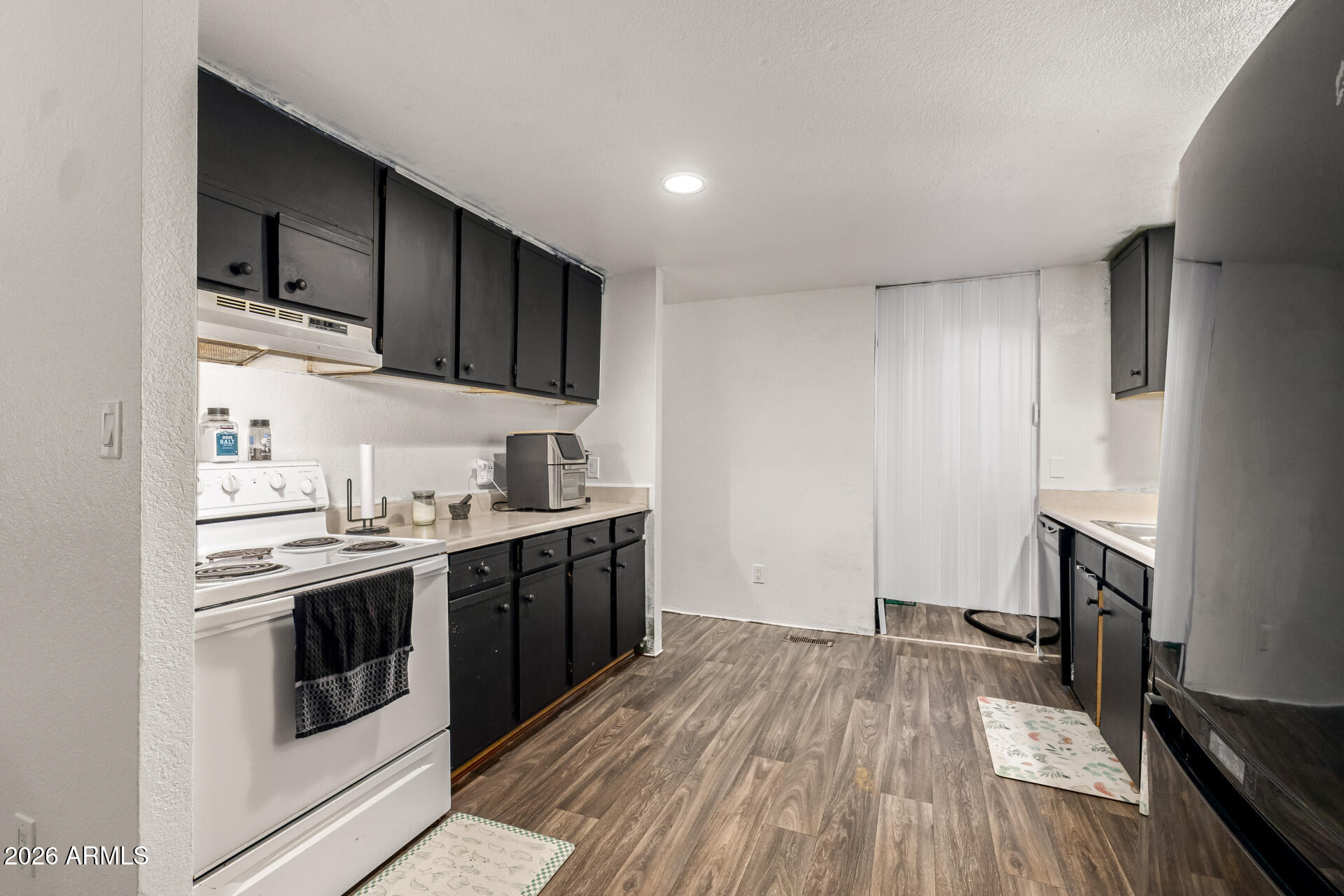 12721 West Greenway Road, Unit 159 El Mirage, AZ 85335 - Photo 9 of 23 Kitchen