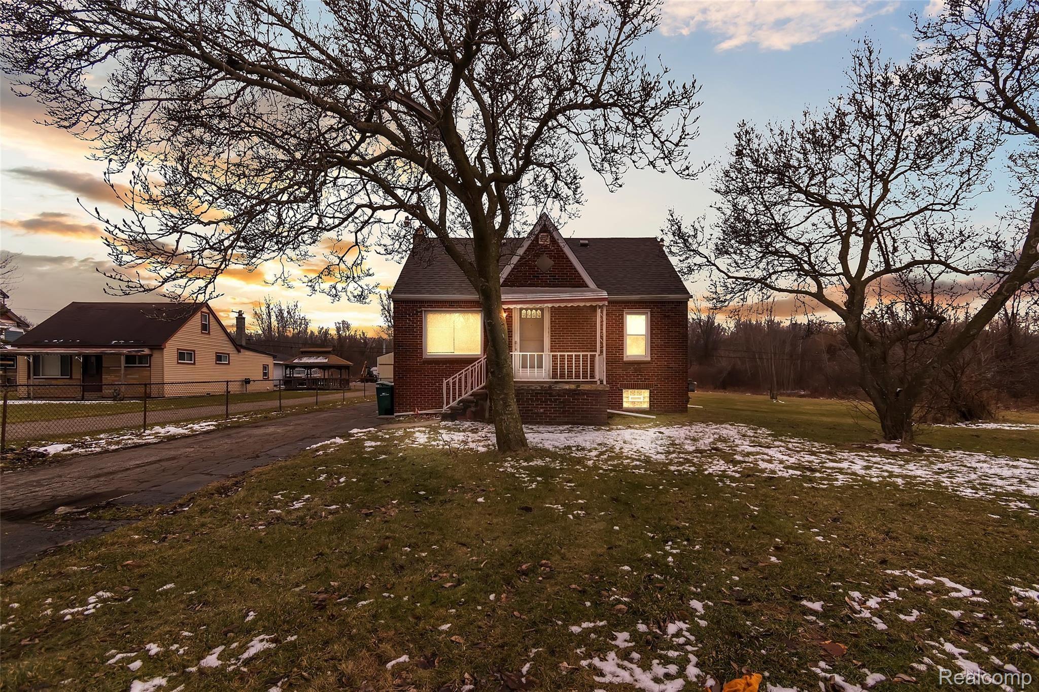 27727 Goddard Road Romulus, MI 48174 - Photo 18 of 19 You're new home in the evening
