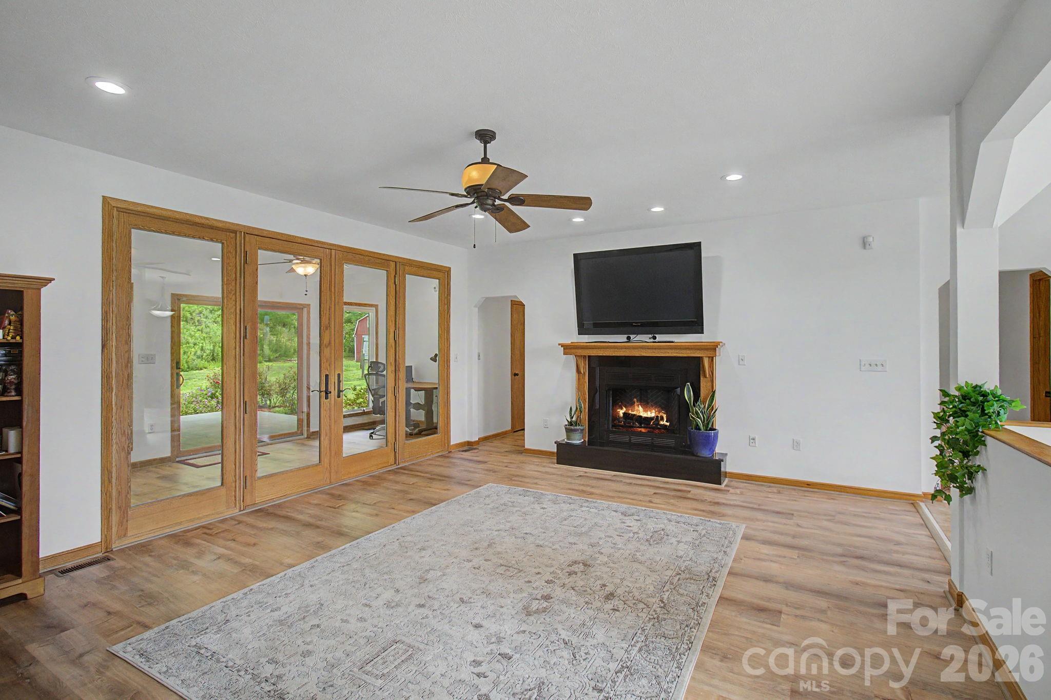 340 Earlys Mountain Road Leicester, NC 28748 - Photo 5 of 29