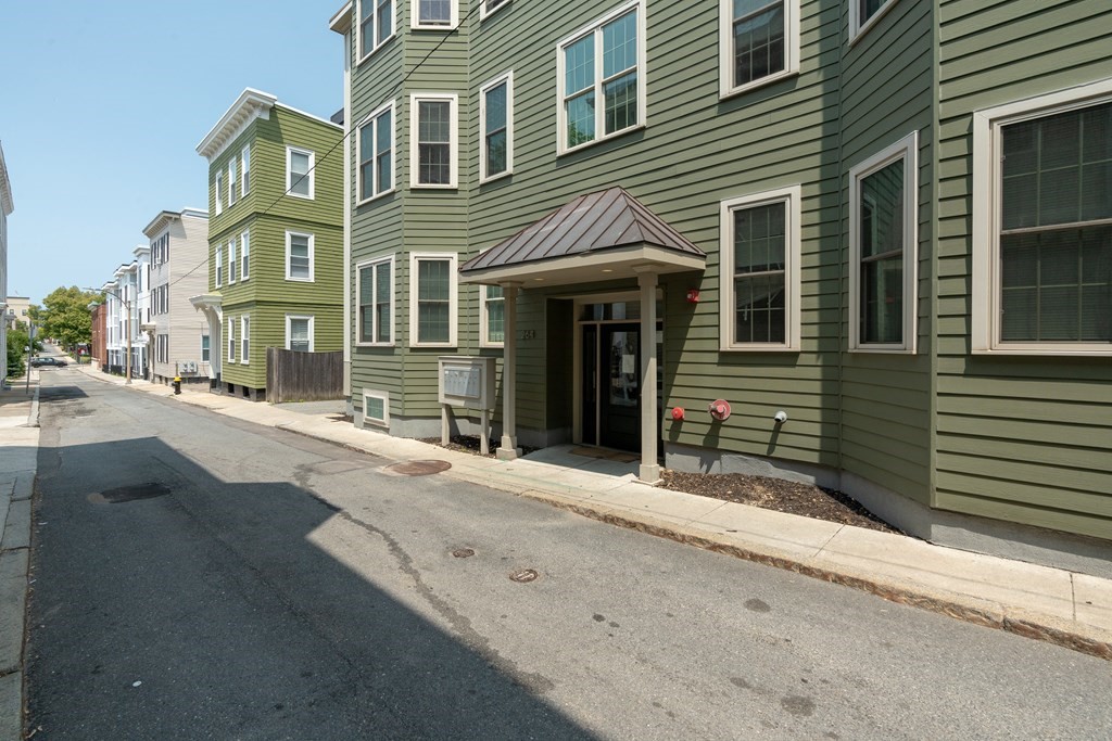 264 Athens Street, Unit 7 Boston, MA 02127 - Photo 26 of 27