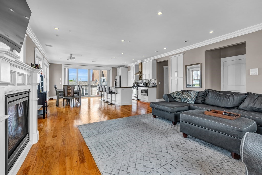 264 Athens Street, Unit 7 Boston, MA 02127 - Photo 5 of 27