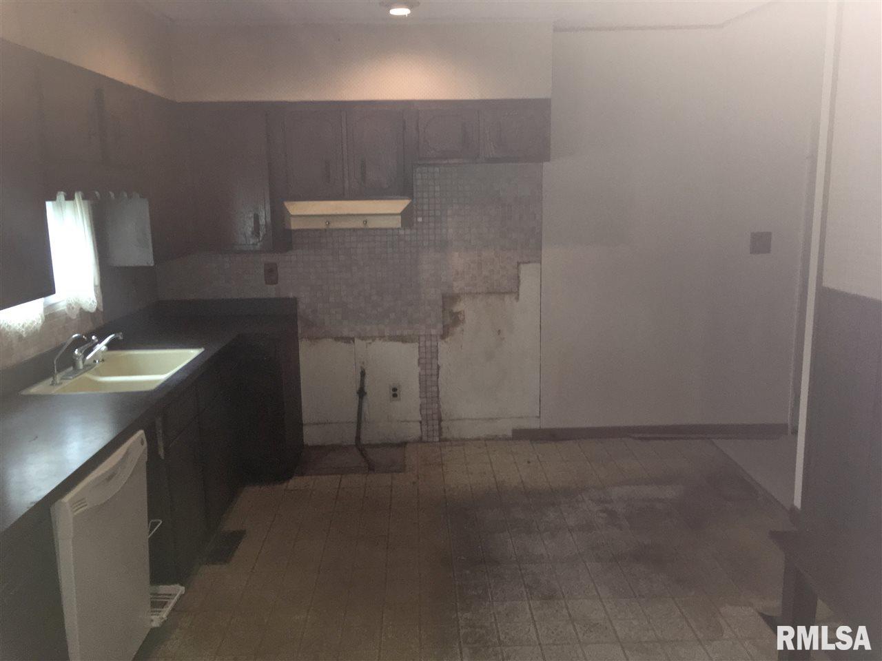 5136 Ricker Hill Road Davenport, IA 52802 - Photo 13 of 20 Gallery Image 13