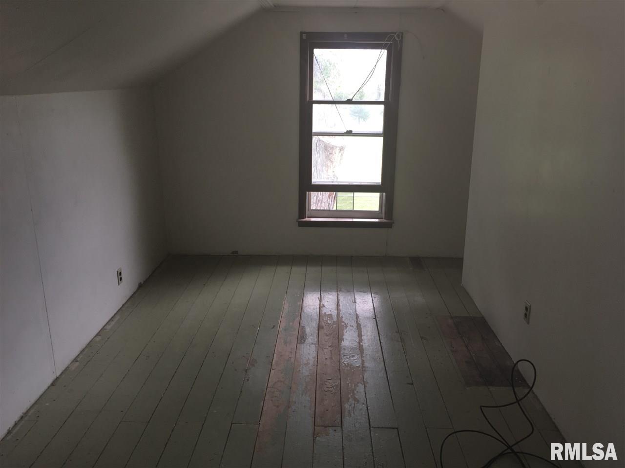 5136 Ricker Hill Road Davenport, IA 52802 - Photo 18 of 20 Gallery Image 18