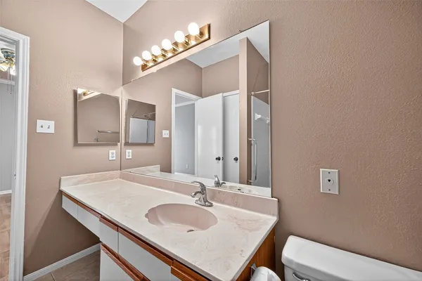 $154,000 | 3200 Holly Hall Street, Unit 3200, Houston, TX 77054