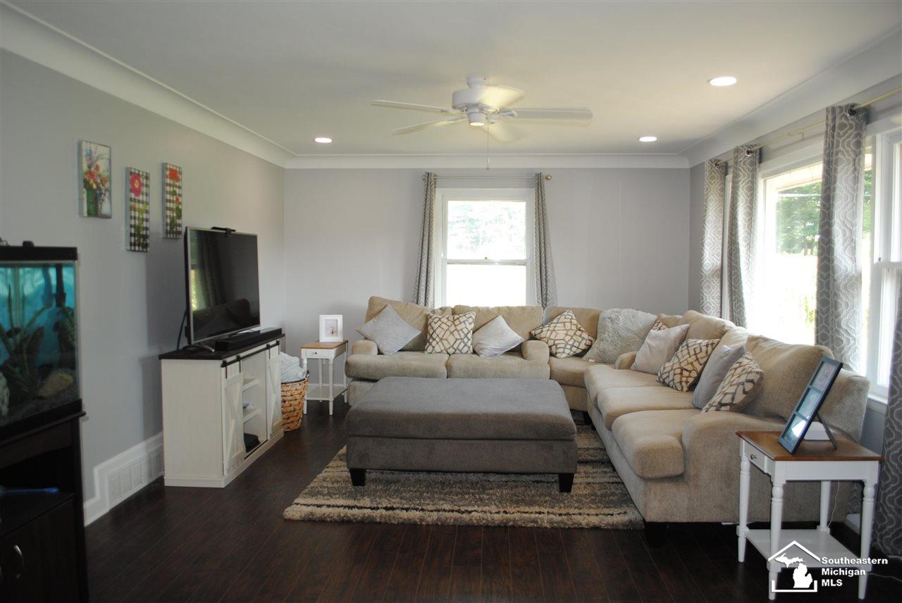 12998 South Custer Road Dundee, MI 48131 - Photo 13 of 45