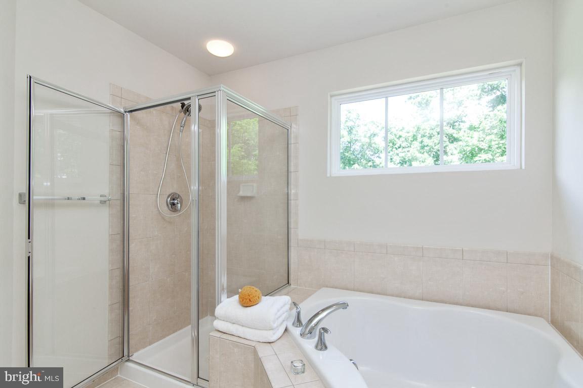 9079 Ribbon Falls Loop Bristow, VA 20136 - Photo 13 of 22 Master Bath