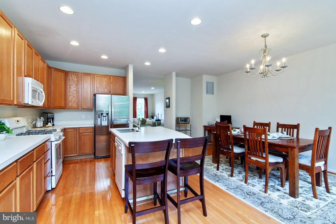 9079 Ribbon Falls Loop Bristow, VA 20136 - Photo 6 of 22 Eat In Kitchen