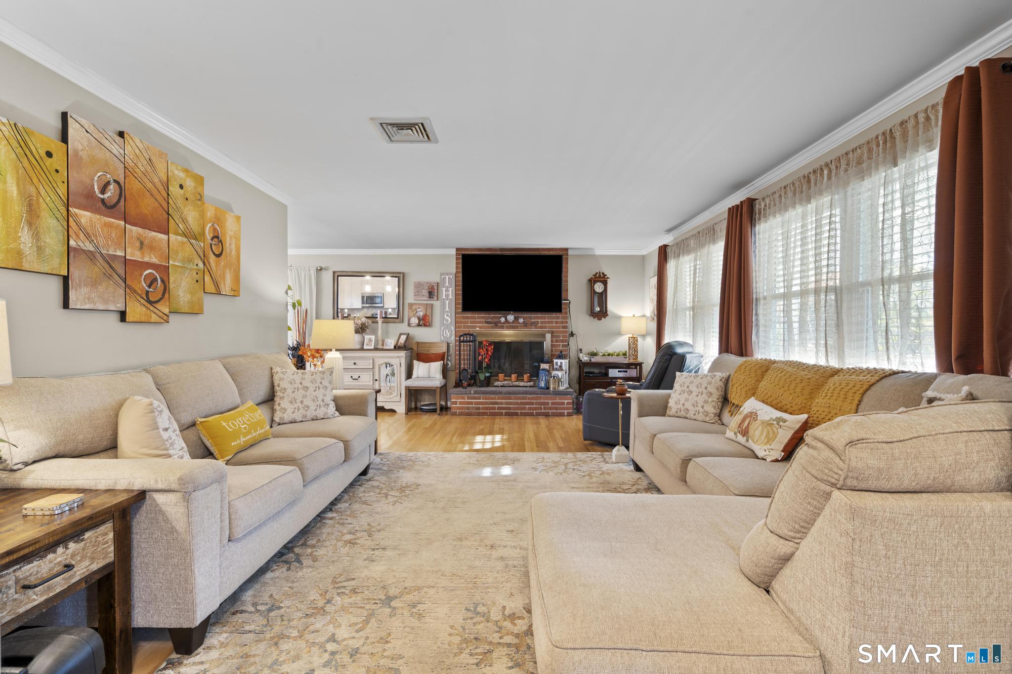 170 Pumpkin Ground Road Stratford, CT 06614 - Photo 5 of 38