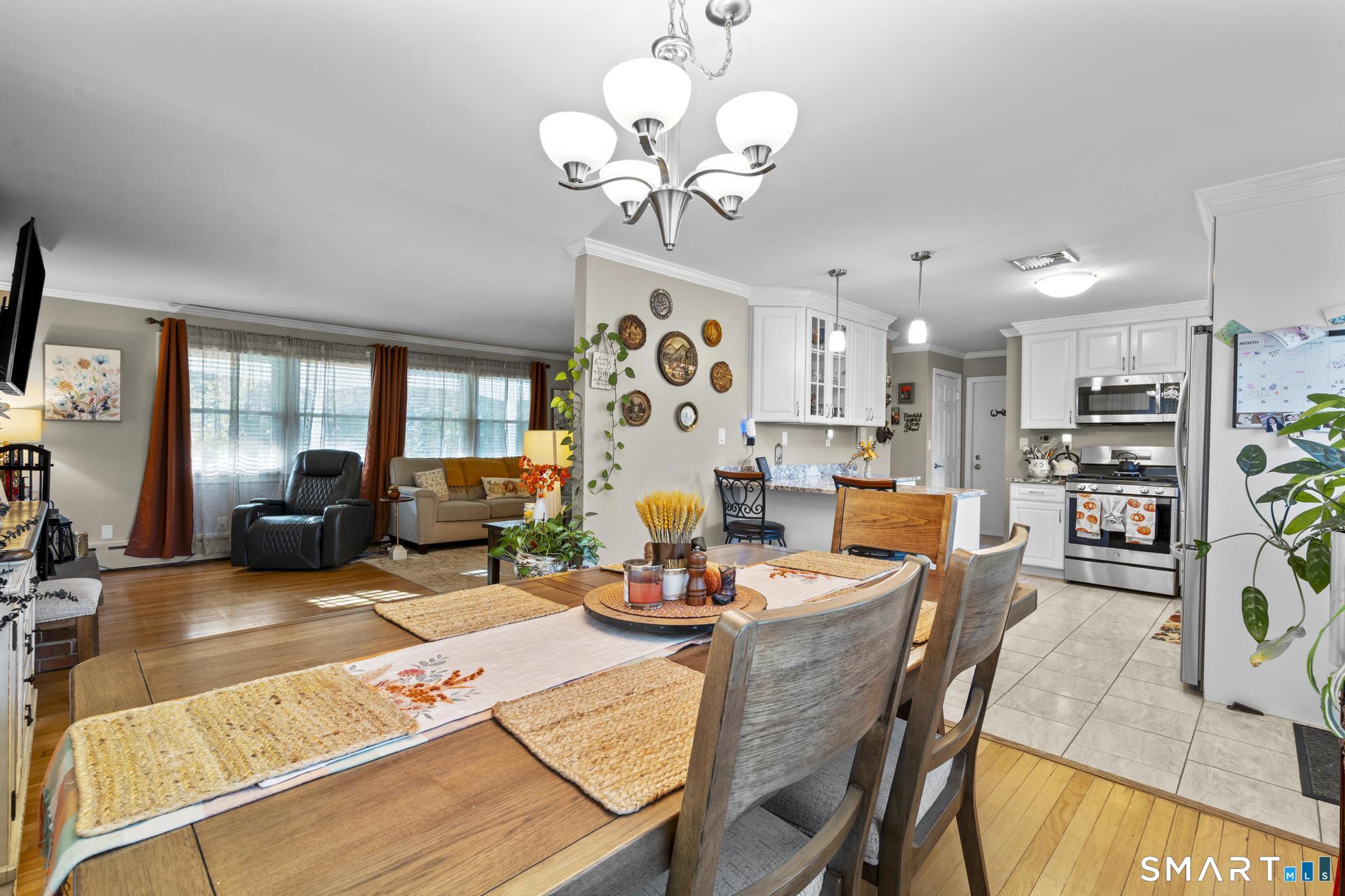 170 Pumpkin Ground Road Stratford, CT 06614 - Photo 8 of 38