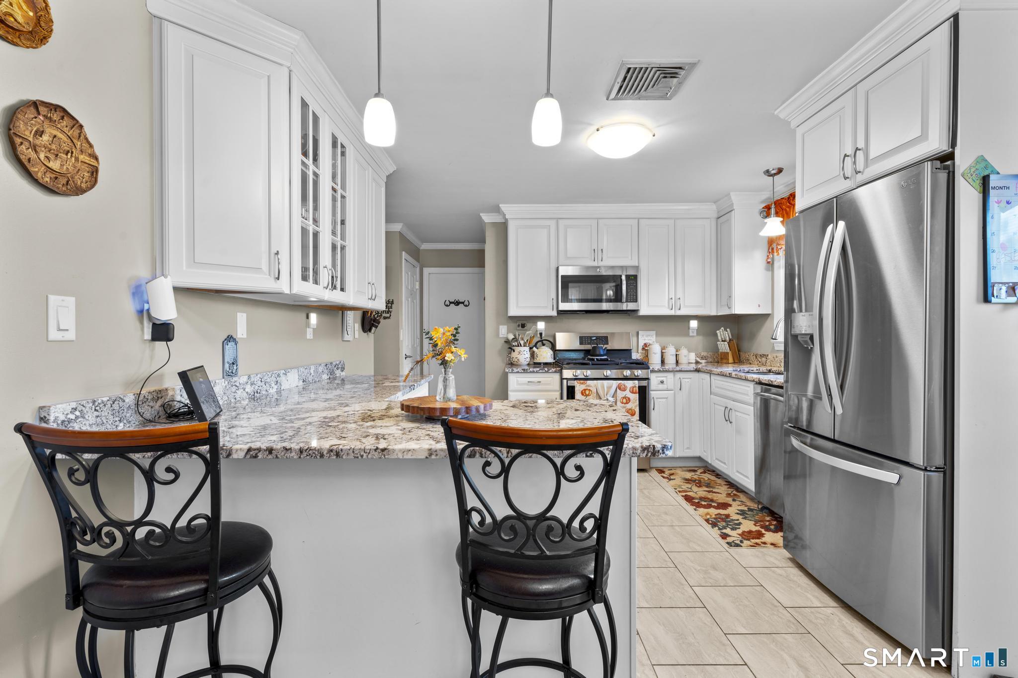 170 Pumpkin Ground Road Stratford, CT 06614 - Photo 10 of 38