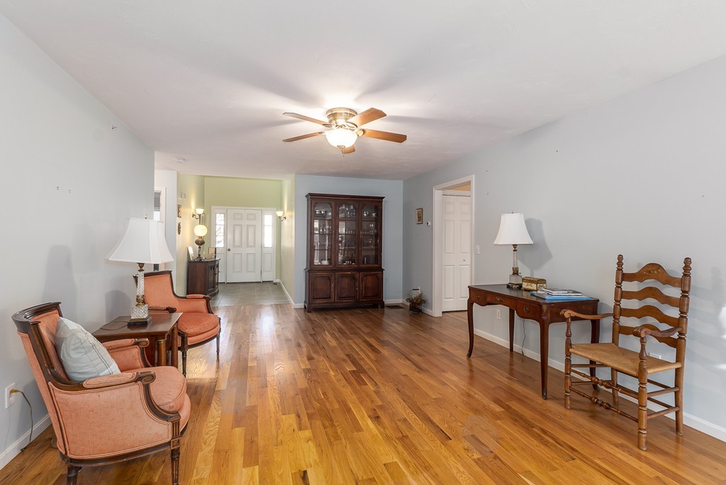 49 Riley Road, Unit 49 Lunenburg, MA 01462 - Photo 4 of 29