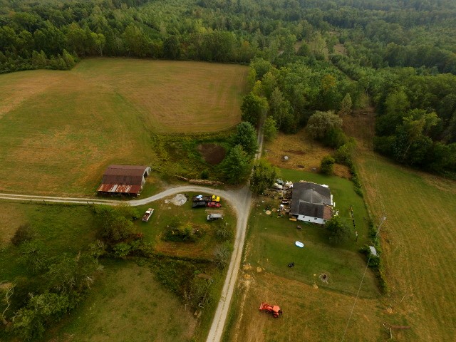 306 Ernie Hurst Road Deer Lodge, TN 37726 - Photo 32 of 38 Gallery Image 32