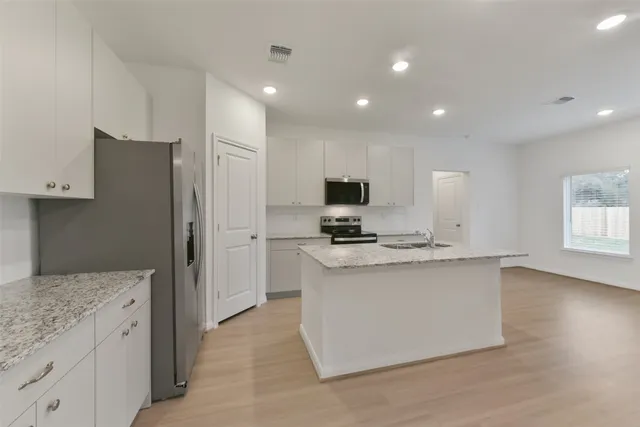 $2,600 | 13602 Pine Drive, Cypress, TX 77429