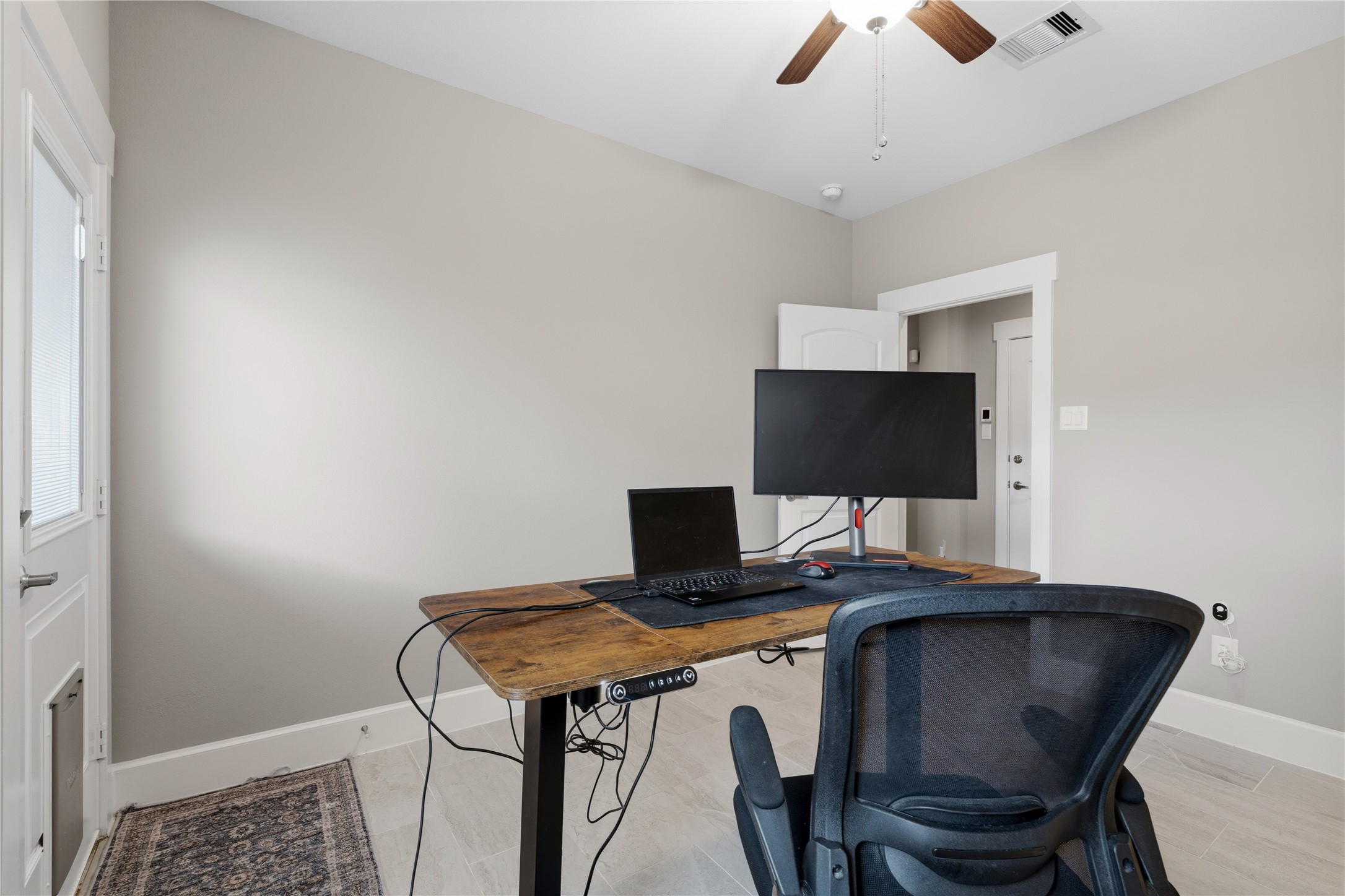 2604 Bevis Street, Unit D Houston, TX 77008 - Photo 5 of 32
