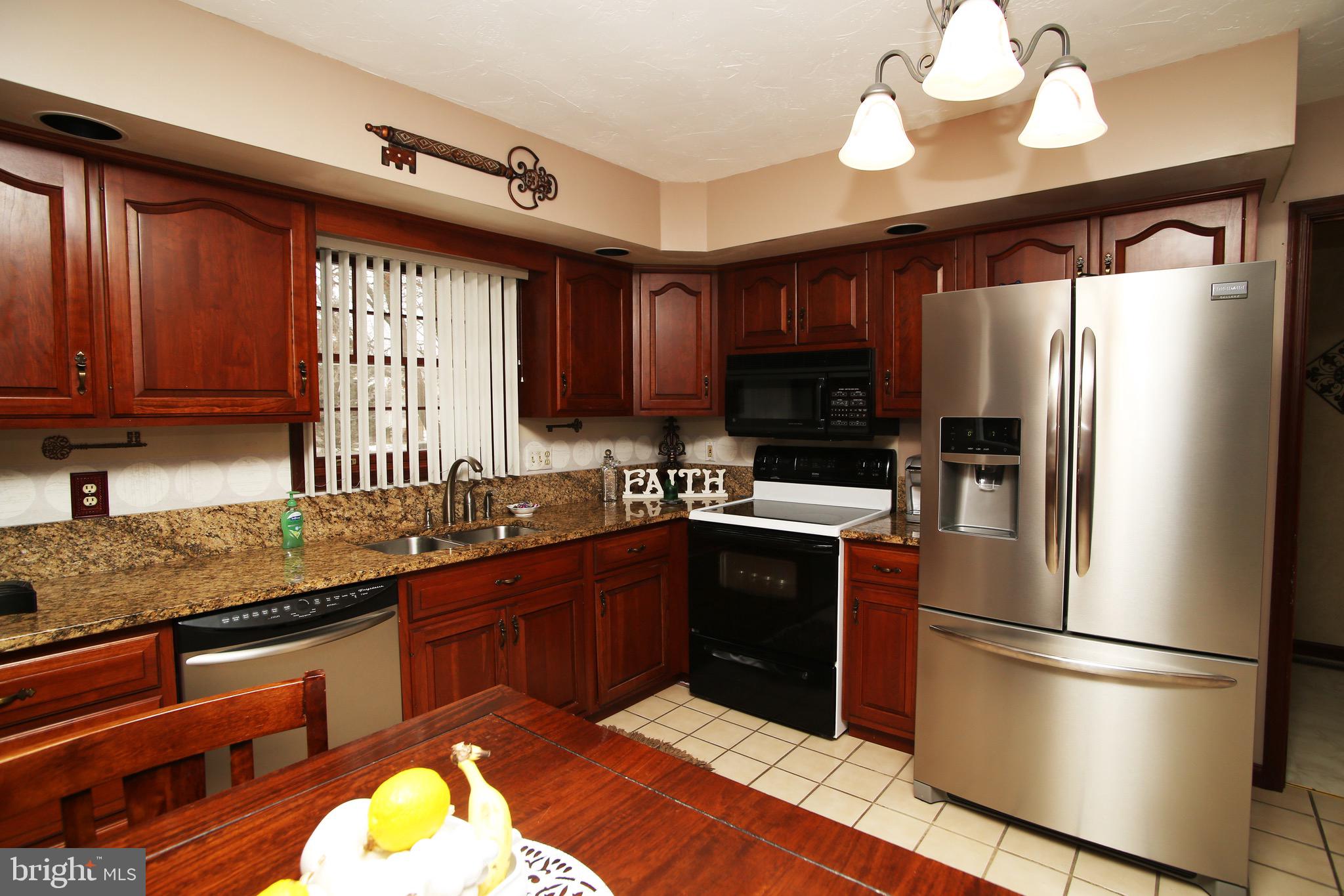 129 Timber Lane Hanover, PA 17331 - Photo 5 of 24 Gallery Image 5