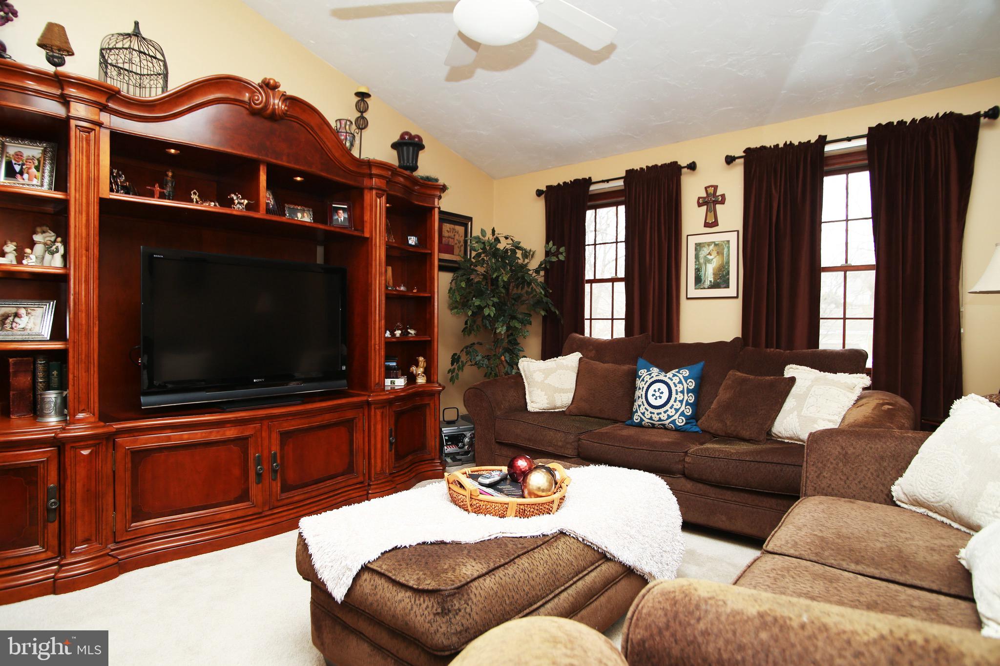 129 Timber Lane Hanover, PA 17331 - Photo 7 of 24 Gallery Image 7