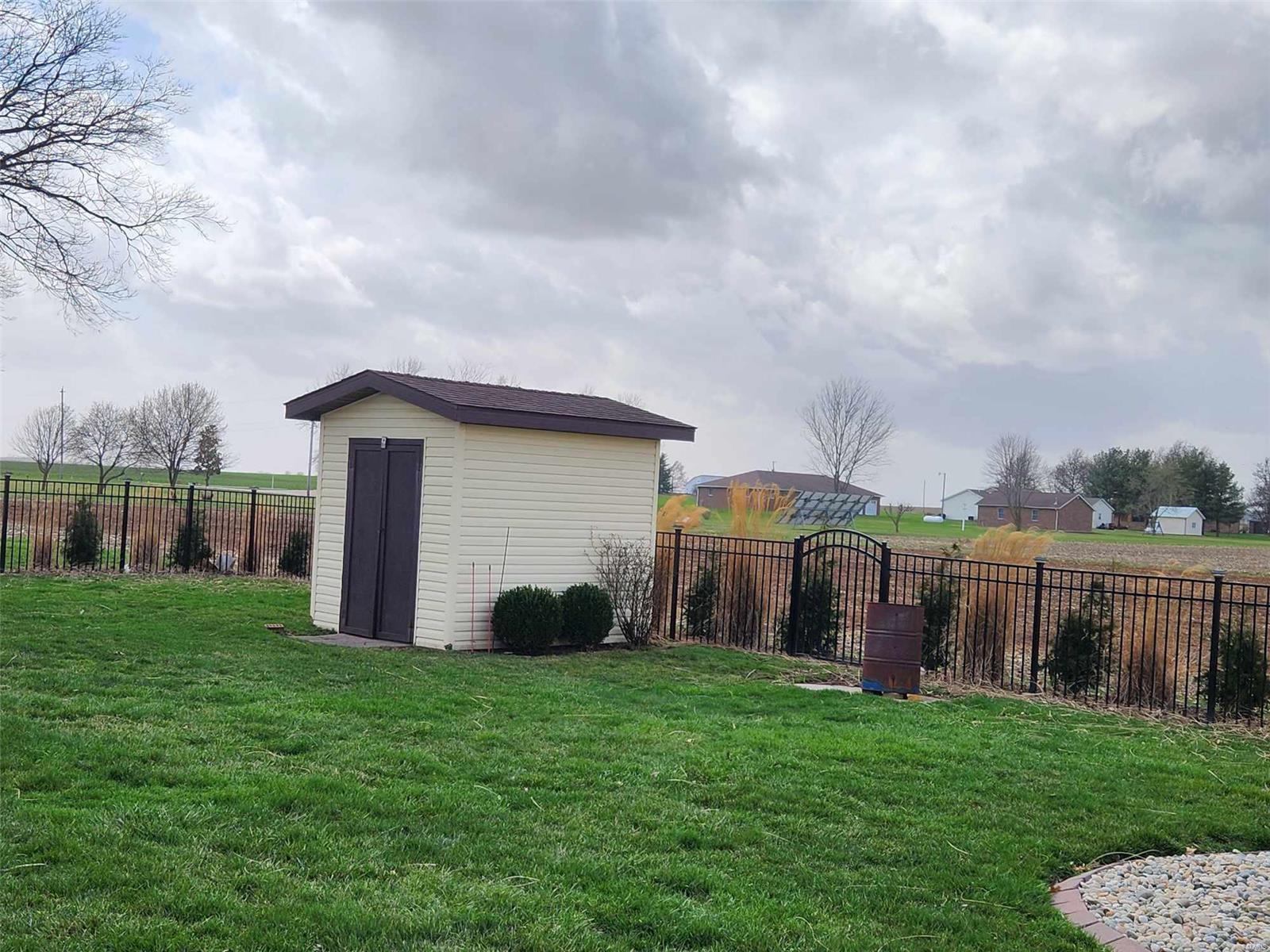 18231 St Rose Road St. Rose, IL 62230 - Photo 2 of 6