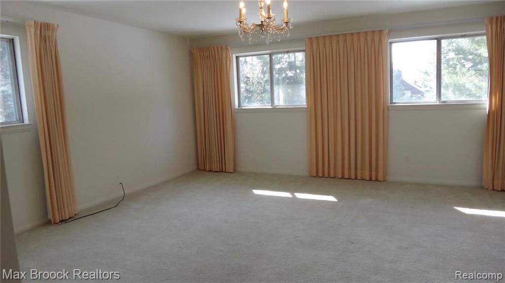 295 Cloverly Road Grosse Pointe Farms, MI 48236 - Photo 24 of 40