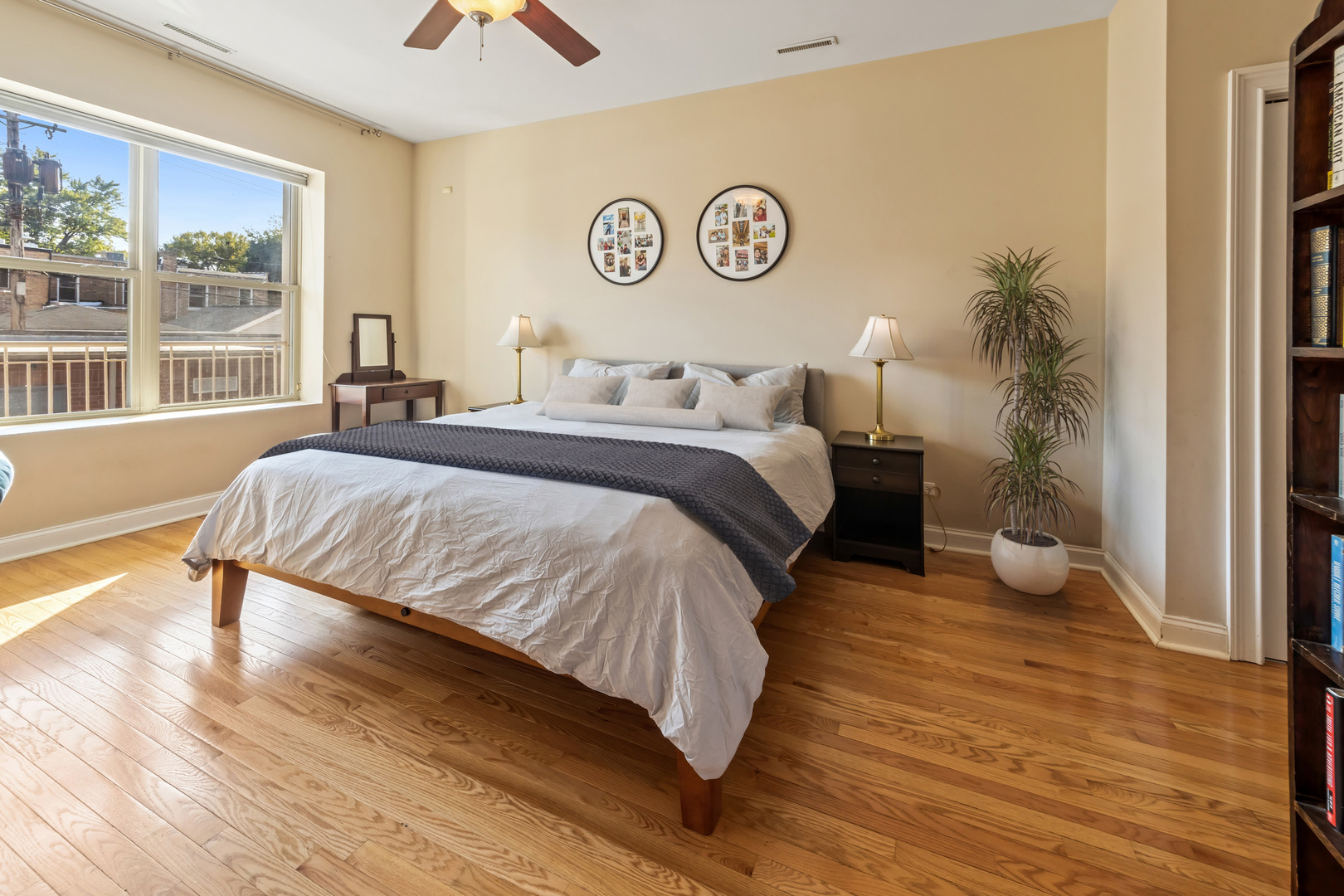 1807 West Addison Street, Unit 2E Chicago, IL 60613 - Photo 13 of 21 Gallery Image 13