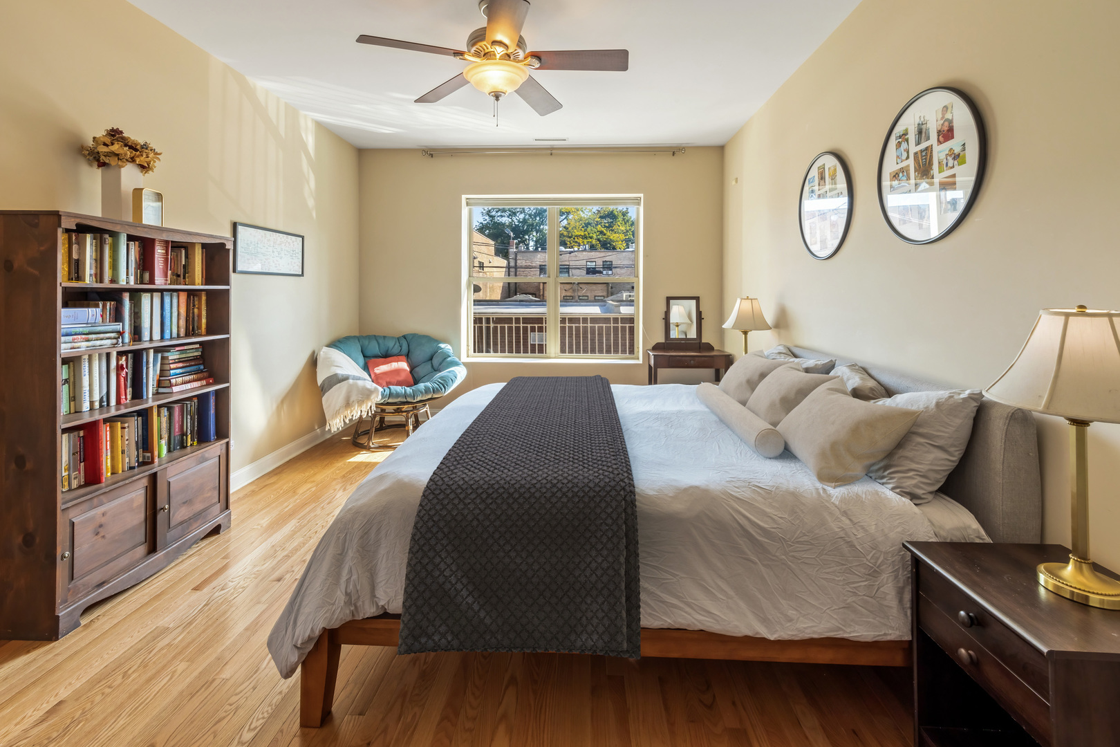 1807 West Addison Street, Unit 2E Chicago, IL 60613 - Photo 14 of 21 Gallery Image 14
