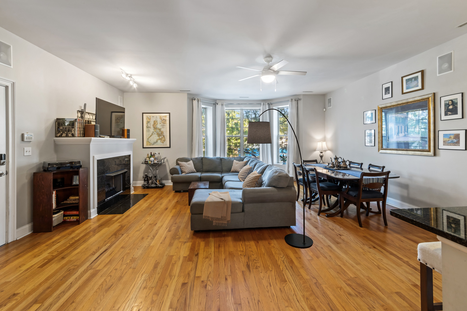 1807 West Addison Street, Unit 2E Chicago, IL 60613 - Photo 2 of 21 Gallery Image 2