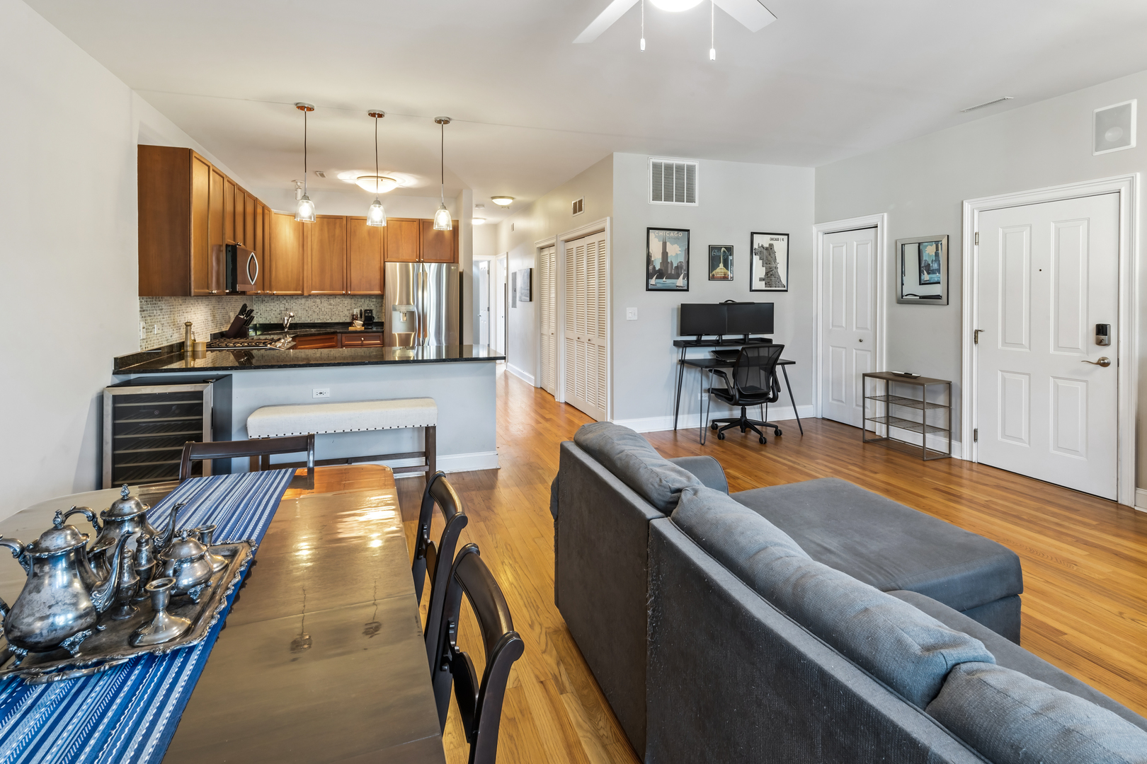 1807 West Addison Street, Unit 2E Chicago, IL 60613 - Photo 4 of 21 Gallery Image 4
