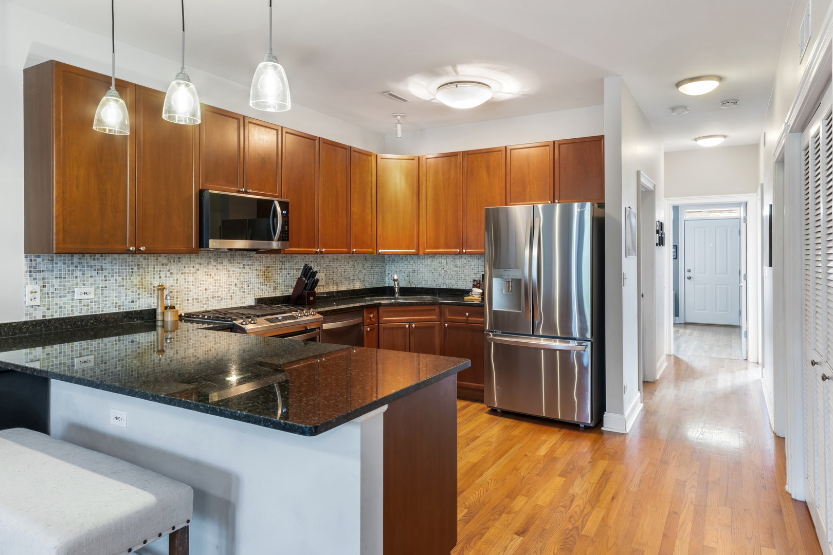 1807 West Addison Street, Unit 2E Chicago, IL 60613 - Photo 10 of 21 Gallery Image 10