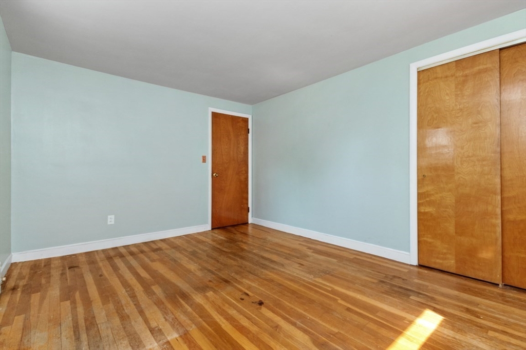 14 Valley Road Boston, MA 02124 - Photo 15 of 34