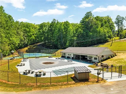 a view of a yard