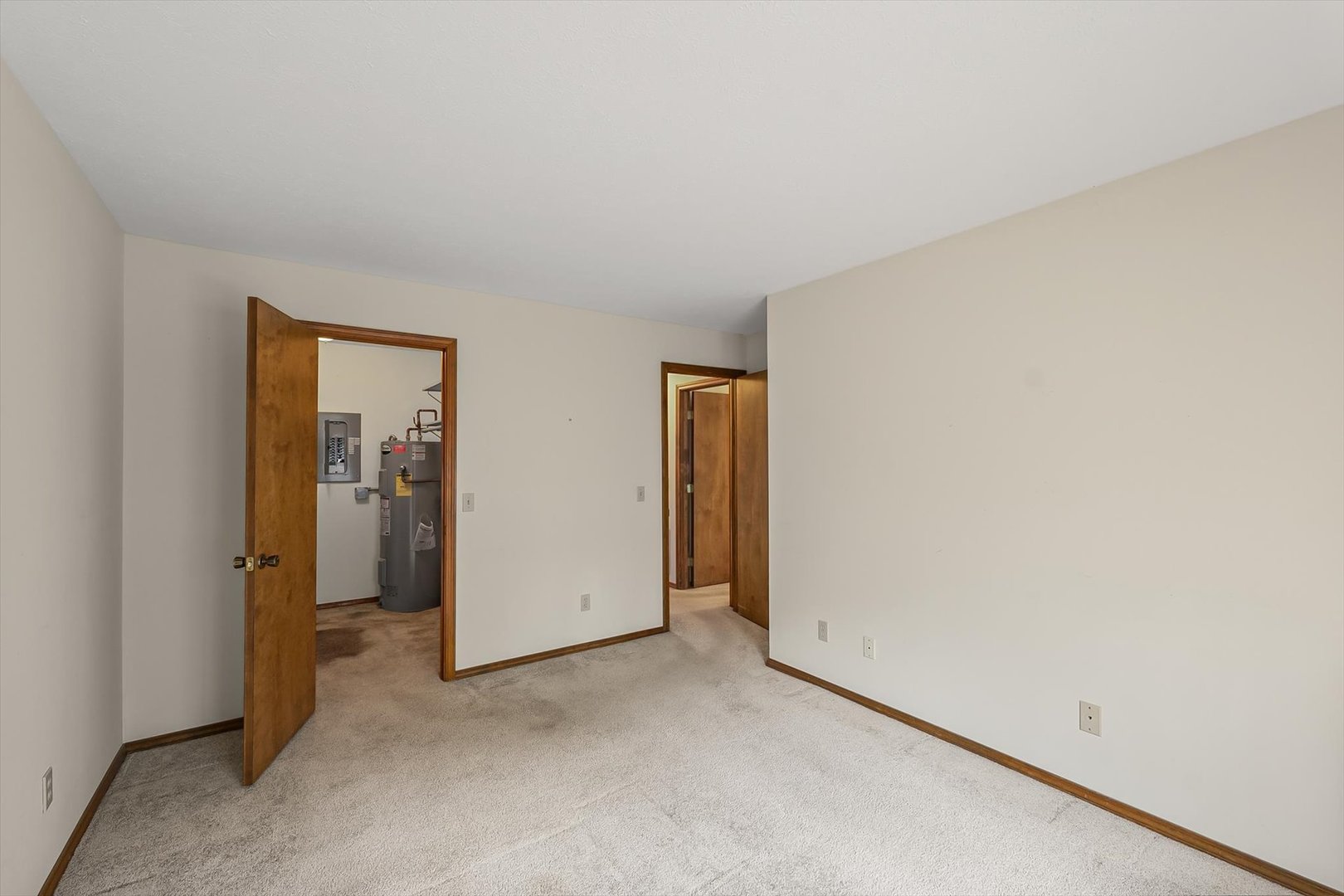 2016 Tracy Drive, Unit 3 Saybrook, IL 61770 - Photo 20 of 29 a view of an empty room