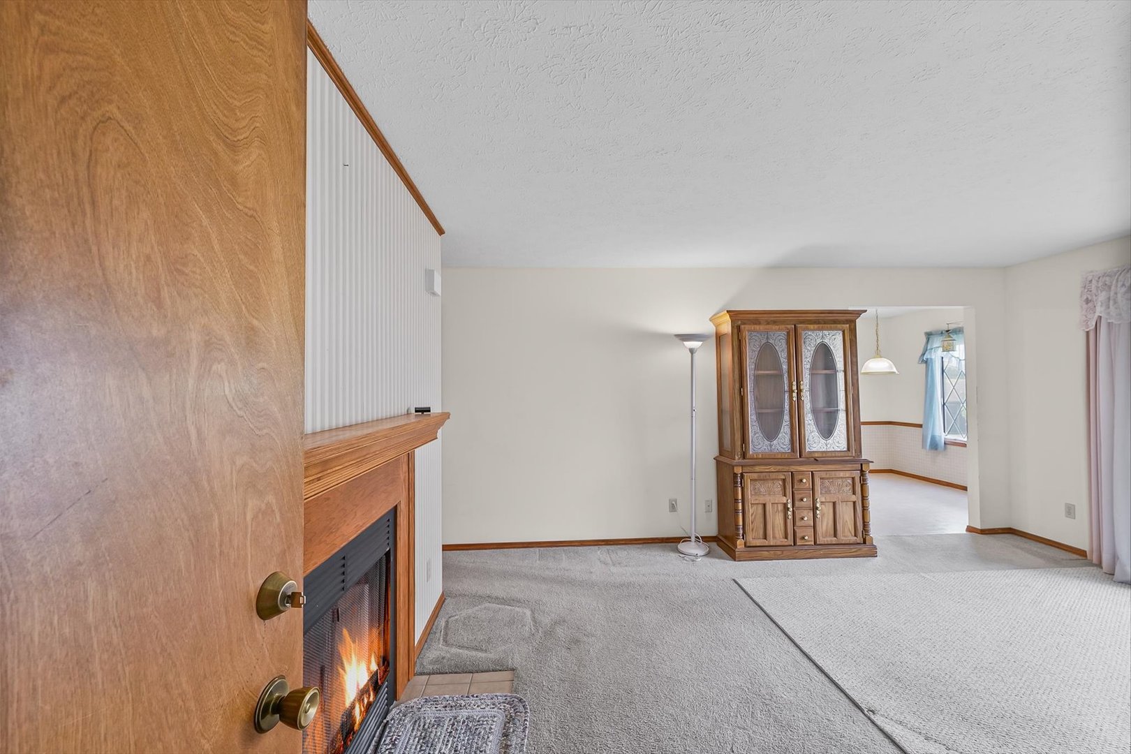 2016 Tracy Drive, Unit 3 Saybrook, IL 61770 - Photo 6 of 29 a view of an entryway with livingroom