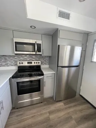 $1,800 | 20111 Northeast 27th Court, Unit K216, Aventura, FL 33180
