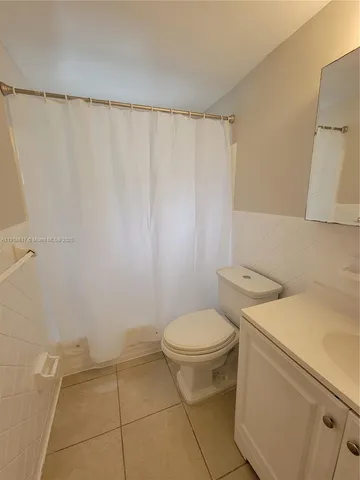 $2,000 | 835 Lenox Avenue, Unit 207, Miami Beach, FL 33139