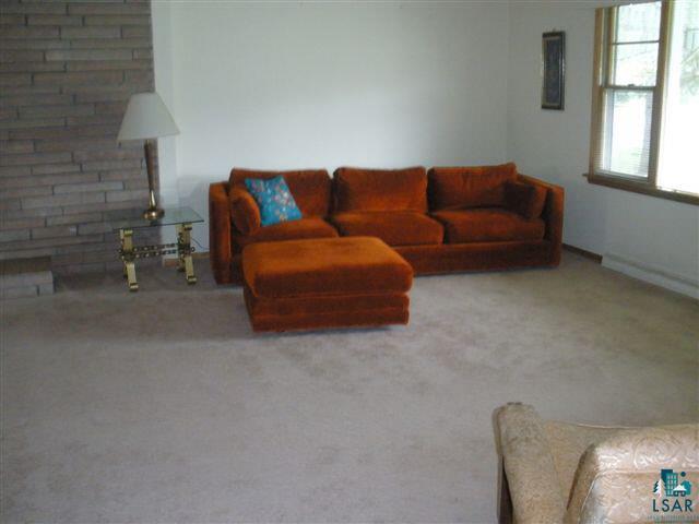 8 Royalton Road Superior, WI 54880 - Photo 2 of 20 Gallery Image 2