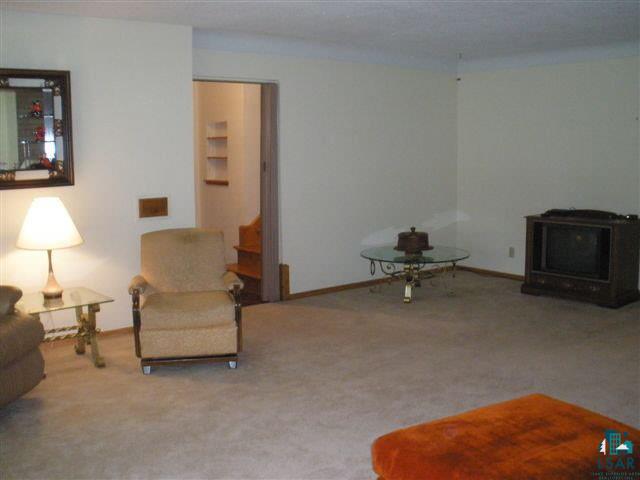 8 Royalton Road Superior, WI 54880 - Photo 3 of 20 Gallery Image 3
