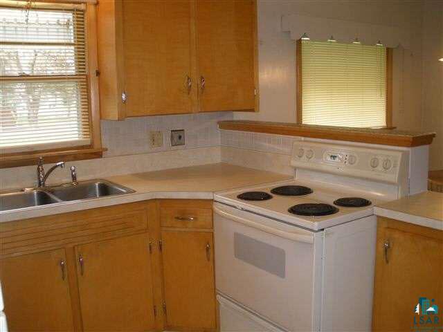 8 Royalton Road Superior, WI 54880 - Photo 7 of 20 Gallery Image 7