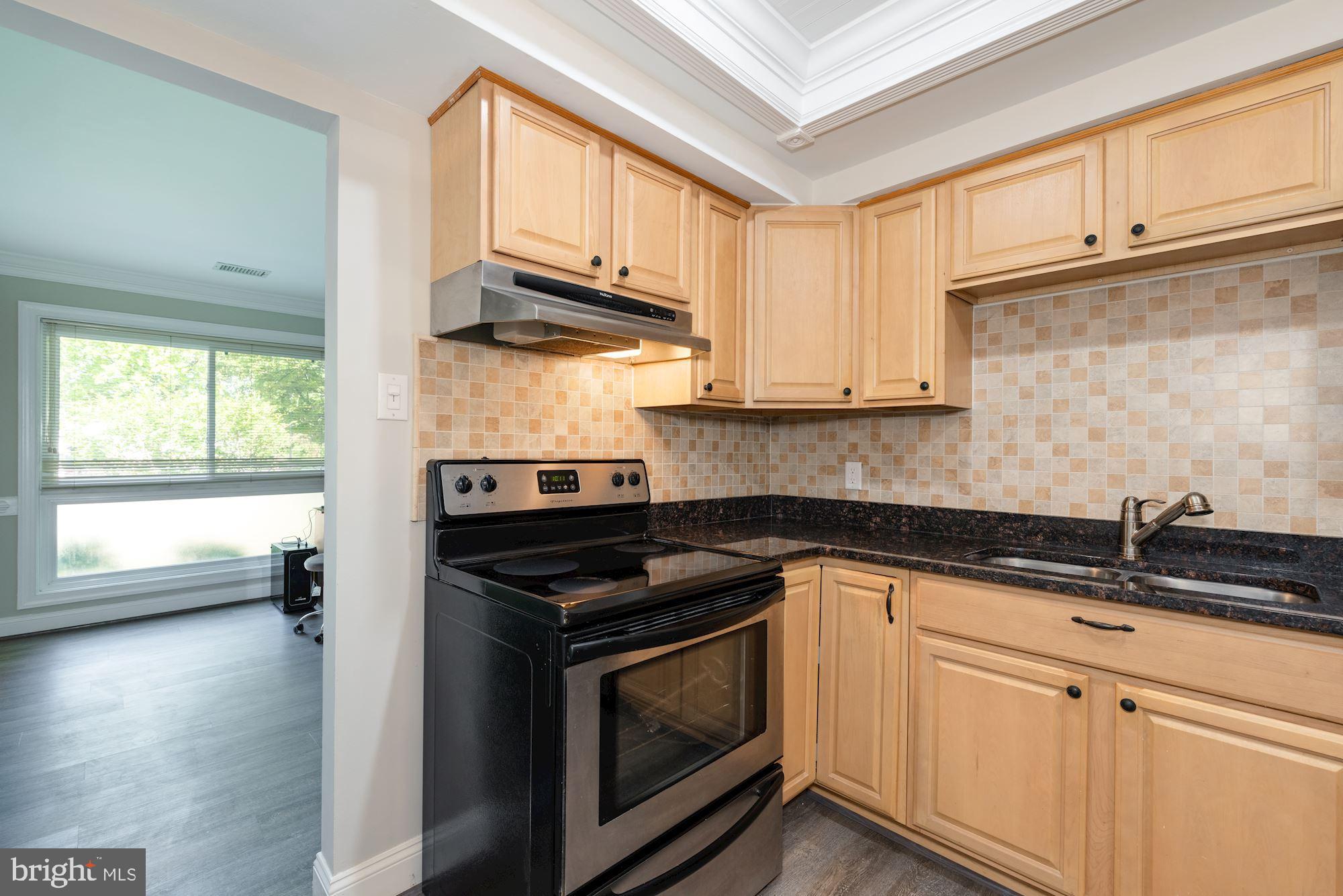 219 North Cottage Road Sterling, VA 20164 - Photo 6 of 21 SS appliances