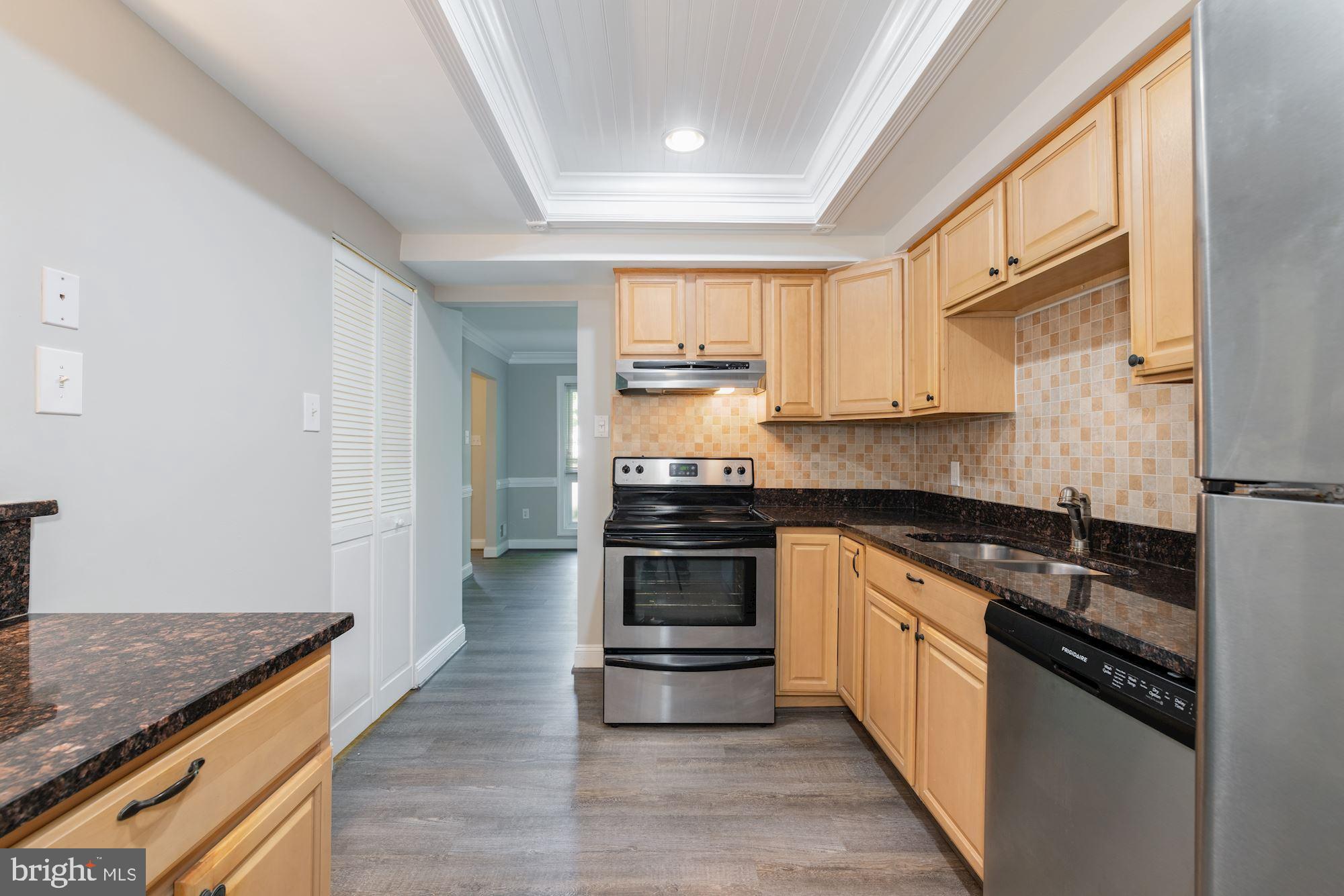 219 North Cottage Road Sterling, VA 20164 - Photo 7 of 21 Architectural details in the ceiling