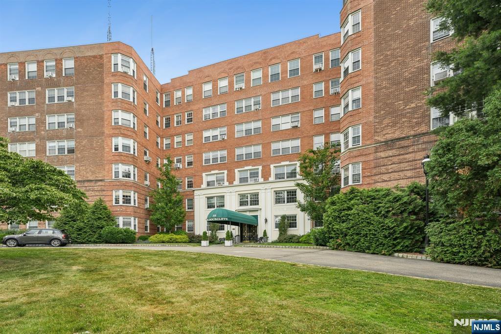 10 Crestmont Road, Unit 2N Montclair, NJ 07042 - Photo 21 of 25
