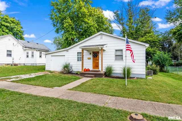 $89,000 | 152 South Job Street, Virginia, IL 62691